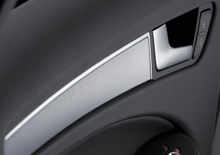 Детали интерьера Audi S4 Avant (B8, 8K) 2012 года  (WW) (фото 10 из 28)